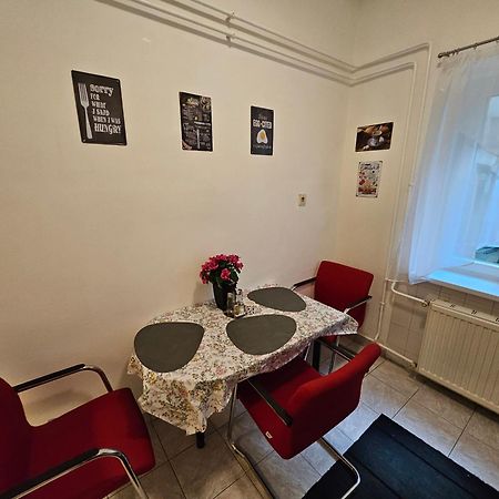 Pet Friendly 2Bdr Apartment Budapest Luaran gambar