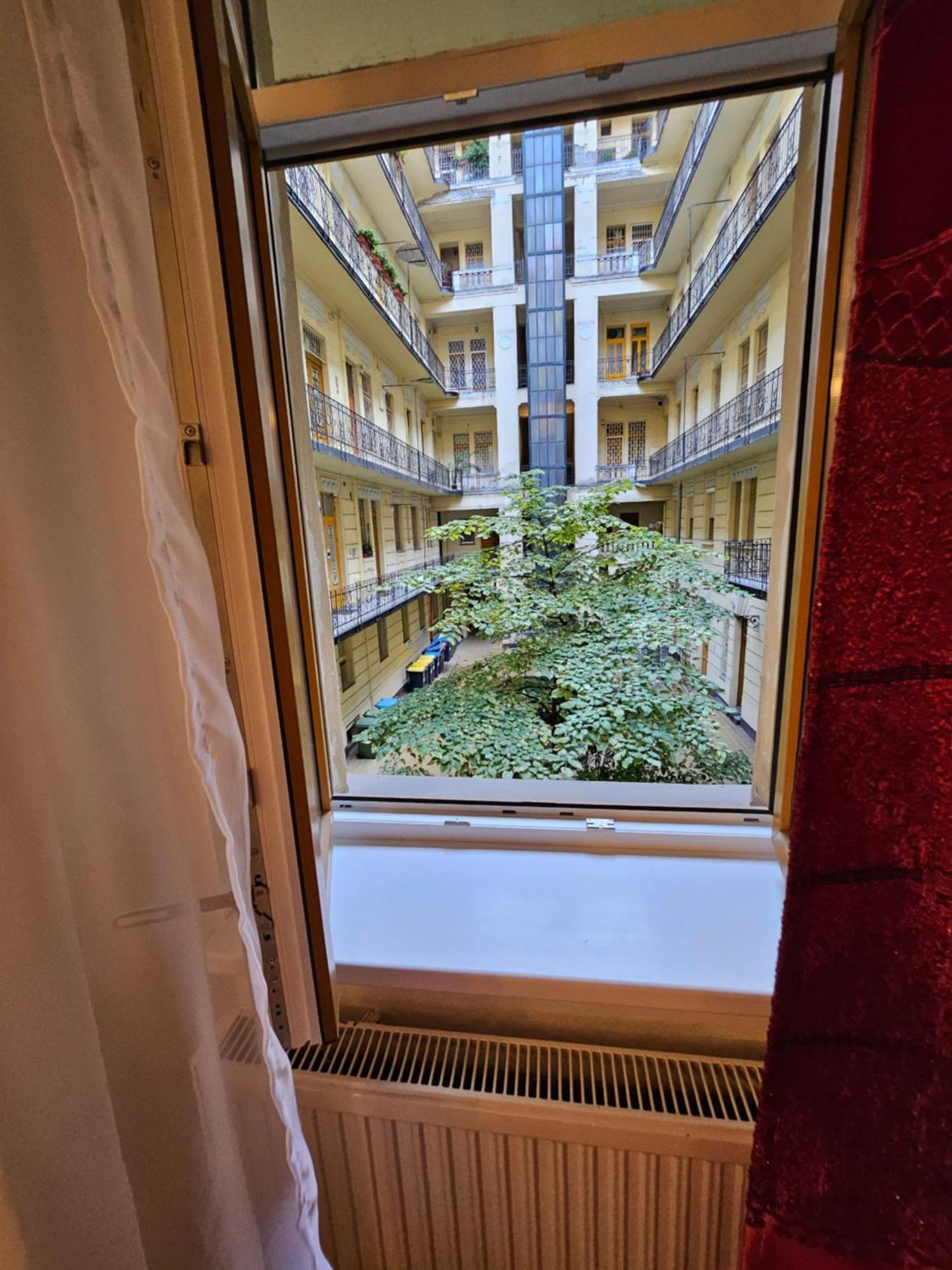 Pet Friendly 2Bdr Apartment Budapest Luaran gambar