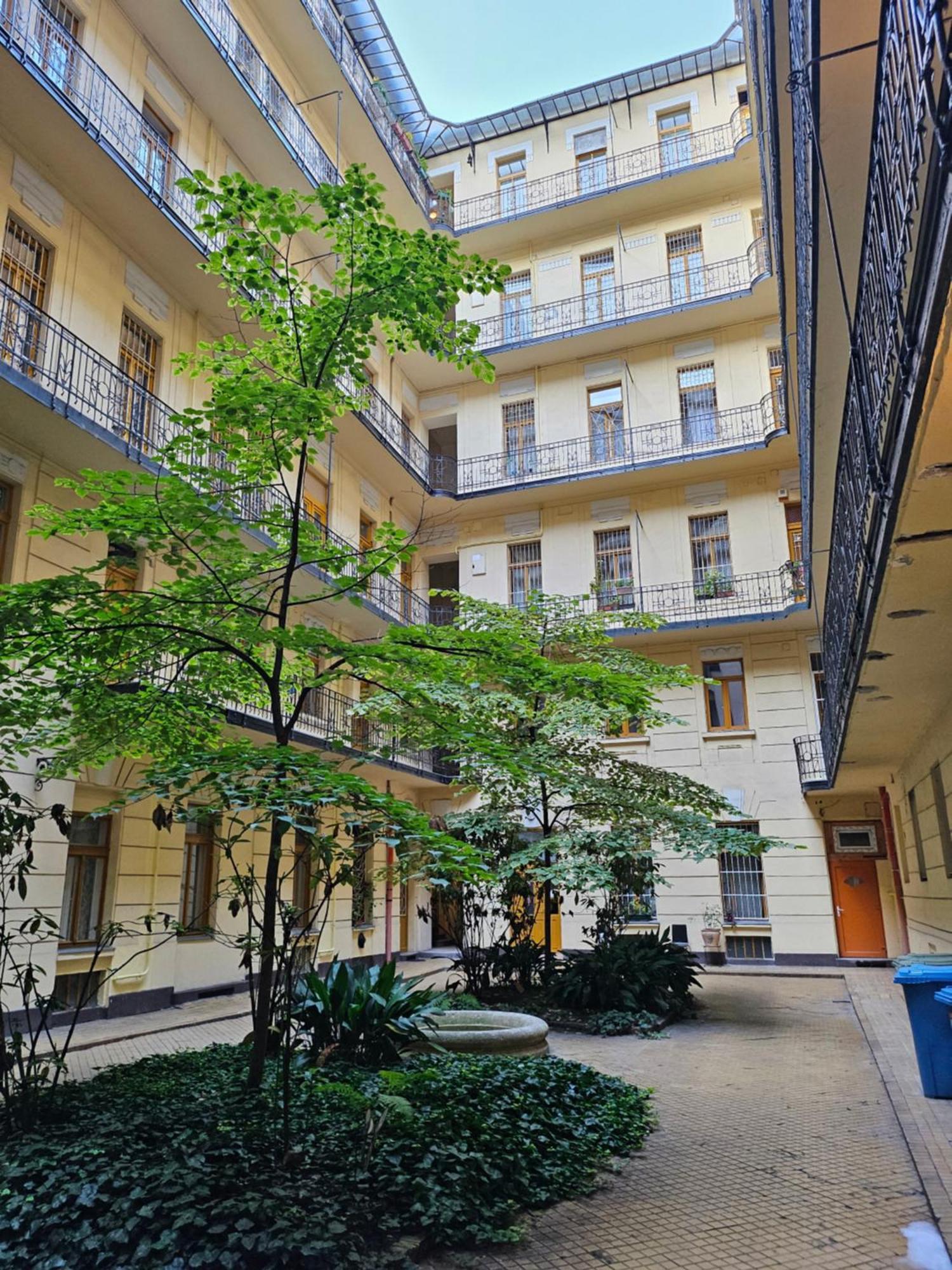 Pet Friendly 2Bdr Apartment Budapest Luaran gambar